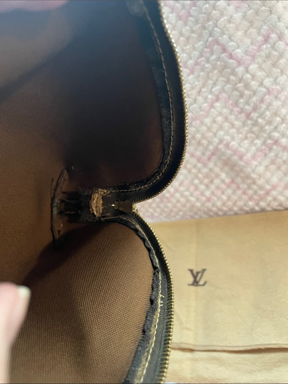 Louis Vuitton Pouch with COA - Picture 15 of 16